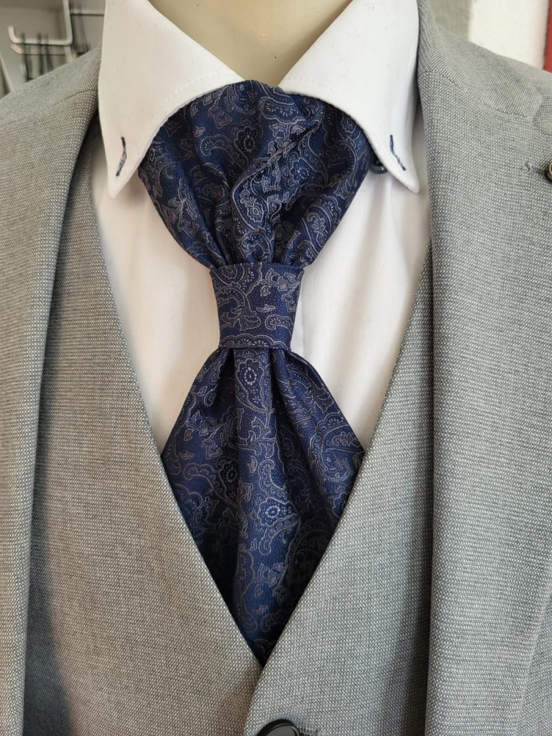 KRAVATA ASCOT ALEKSEJ MODRA 423 POROČNA